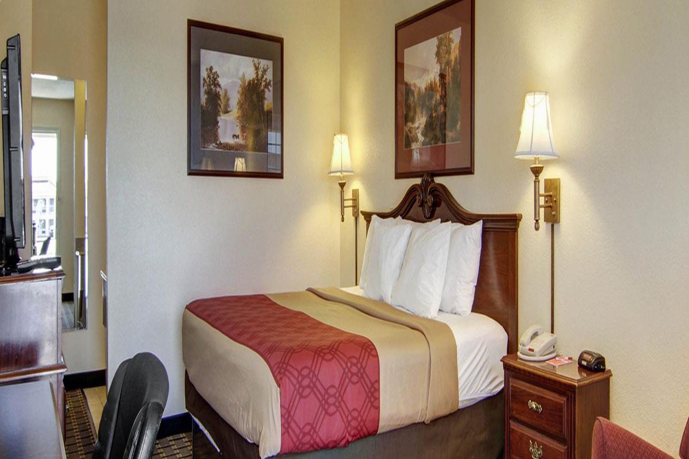 Econo Lodge Inn & Suites Santa Rosa Eksteriør billede